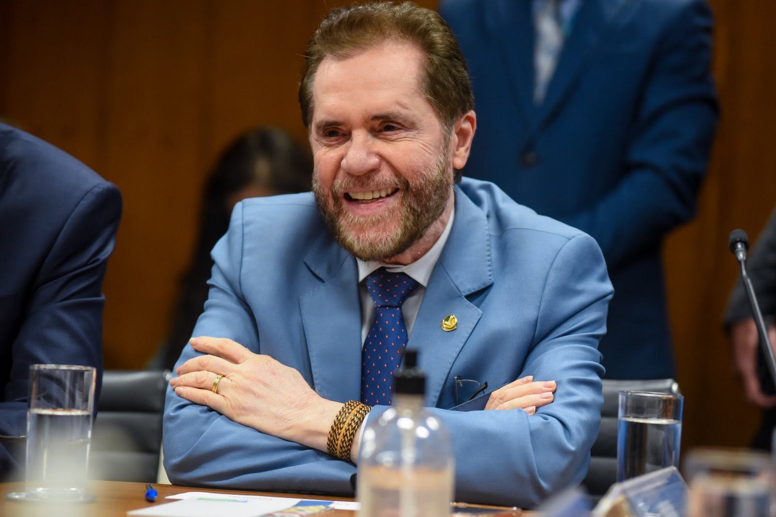 Plínio Valério declara apoio a Omar Aziz: “Voto pela competência”