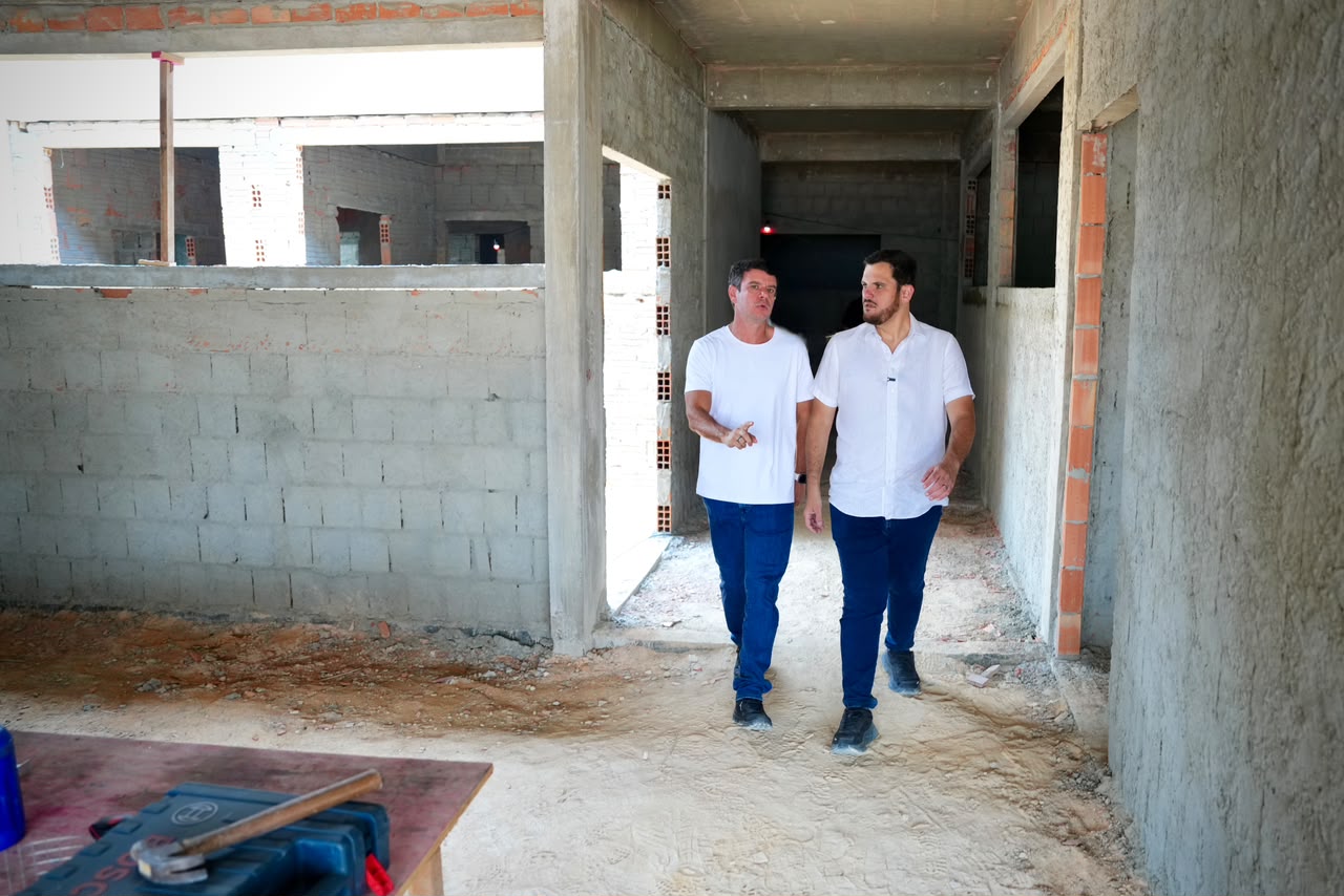 Prefeito Renato Junior vistoria obra do Capsi no Lago Azul e assegura acolhimento em serviços de saúde psicossocial ao público infantojuvenil