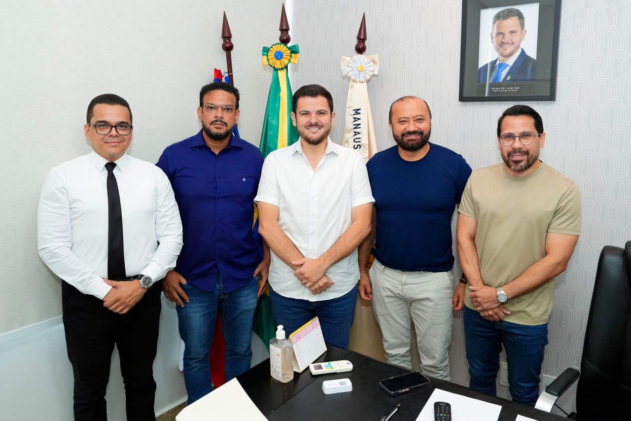 Prefeito Renato Junior anuncia convocação de mais 1,5 mil aprovados do concurso da Semed no Dia do Servidor Público 