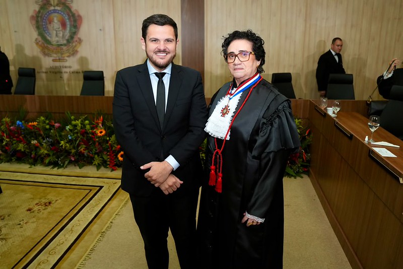 Prefeito Renato Junior prestigia posse dos três novos desembargadores e destaca fortalecimento do Judiciário amazonense