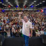 Omar Aziz defende fim da escala 6×1, redução da jornada sem corte salarial e mais tempo para a família