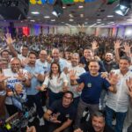 Omar Aziz é aplaudido em Manaus após aprovação do fim da escala 6×1