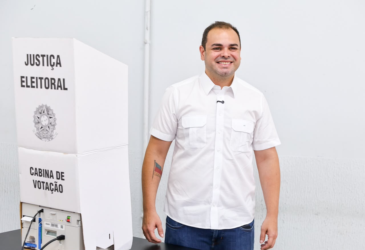 Governador Roberto Cidade vota em Manaus e destaca responsabilidade com o futuro do Amazonas