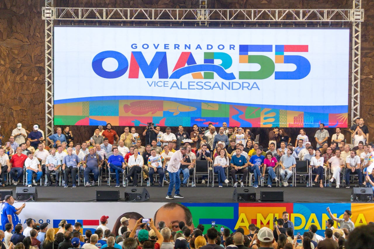 Com apoio dos 62 prefeitos, Omar defende união para governar o Amazonas