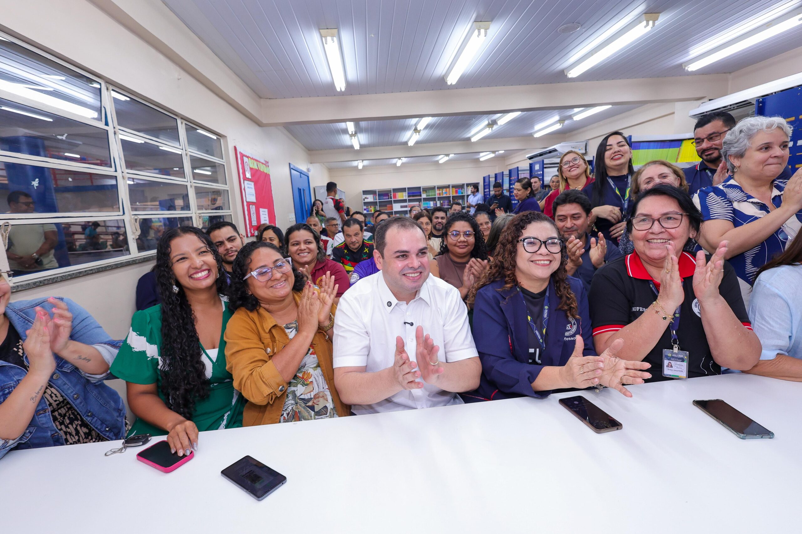 Governador Roberto Cidade confirma abono do Fundeb para servidores da educação em 2026